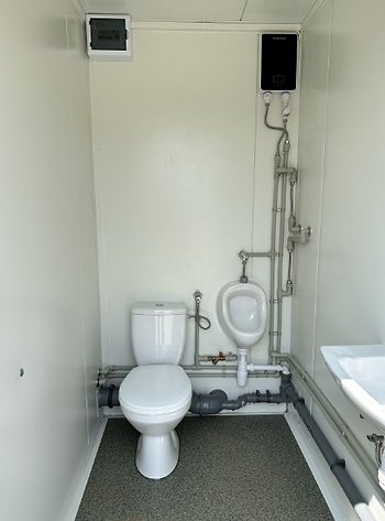Sanitärcontainer 3 Kabinen: WC, Urinal + Boiler, Dusche