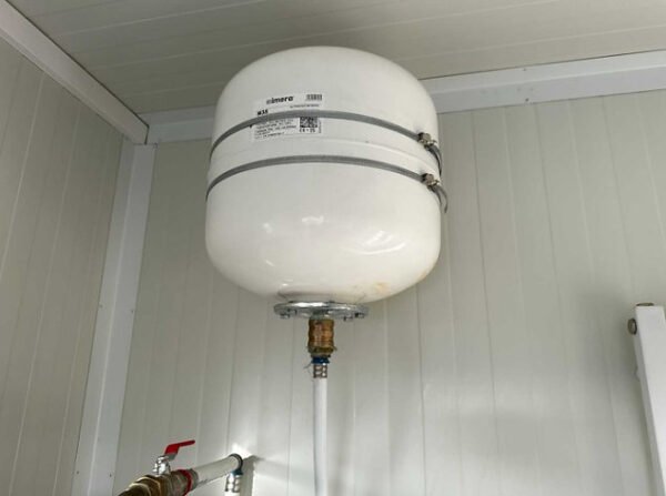 3×6 geteilter Sanitärcontainer