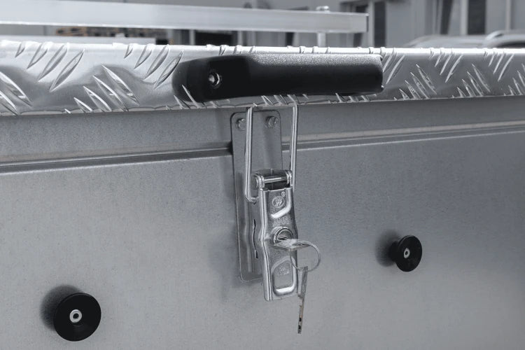 Einachsanhänger 150x106 UNITRAILER GARDEN 150 KIPP mit BIS-Seitenwänden und Aluminiumabdeckung