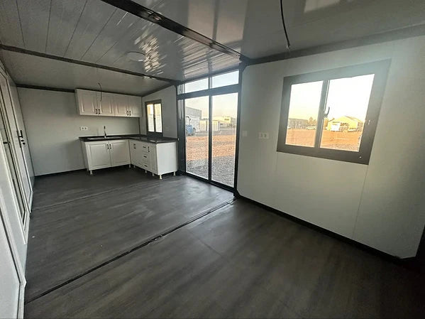 Mobiler Wohncontainer / Luxusholz
