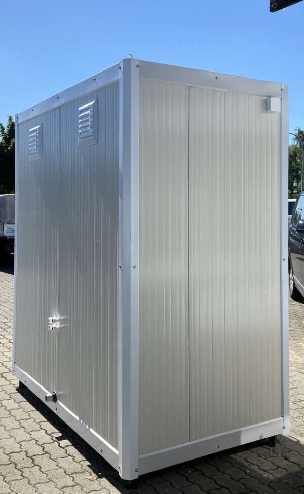 Duschcontainer mit 2 Duschen